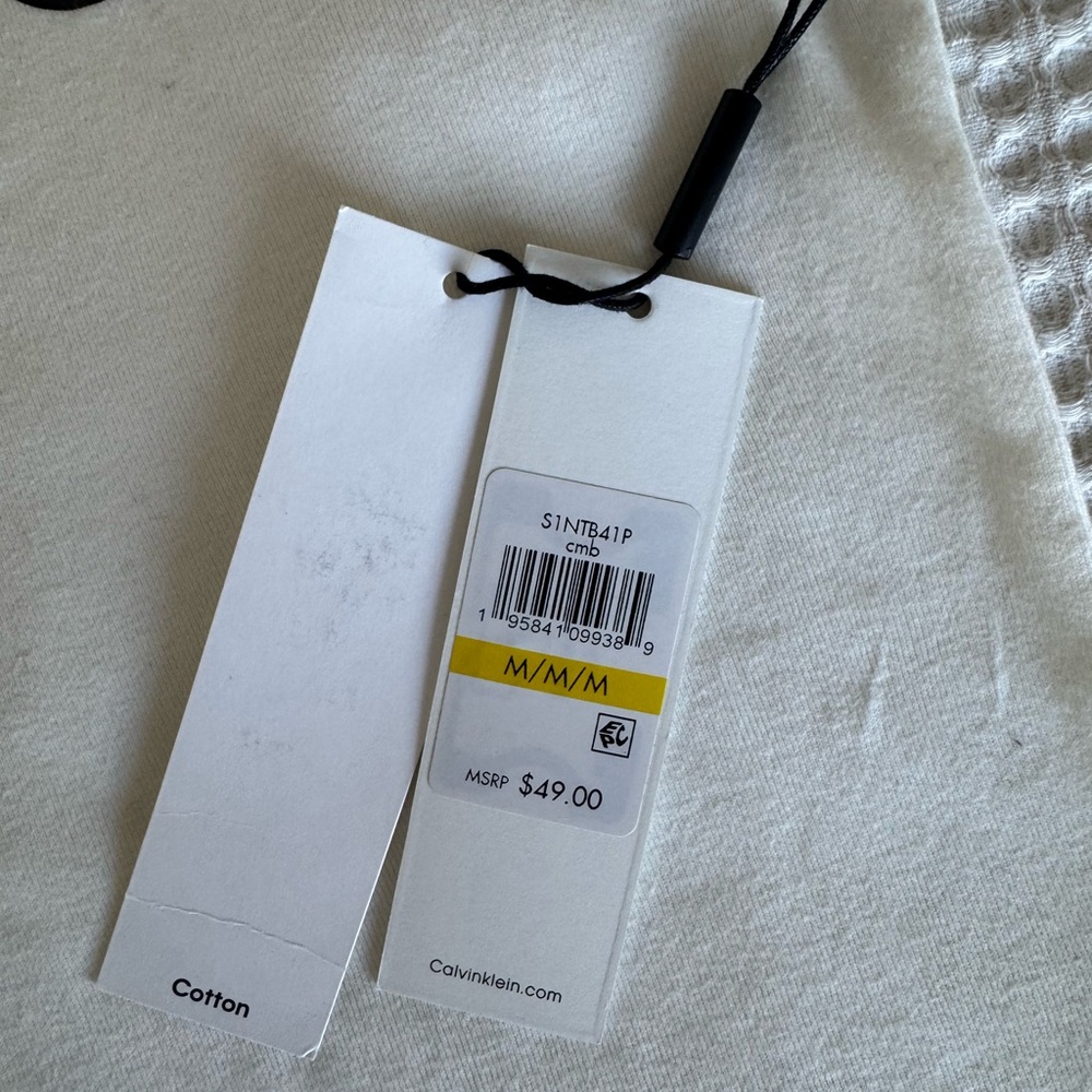 Calvin Klein Kids Cream Logo Tee - Picture 4 of 4